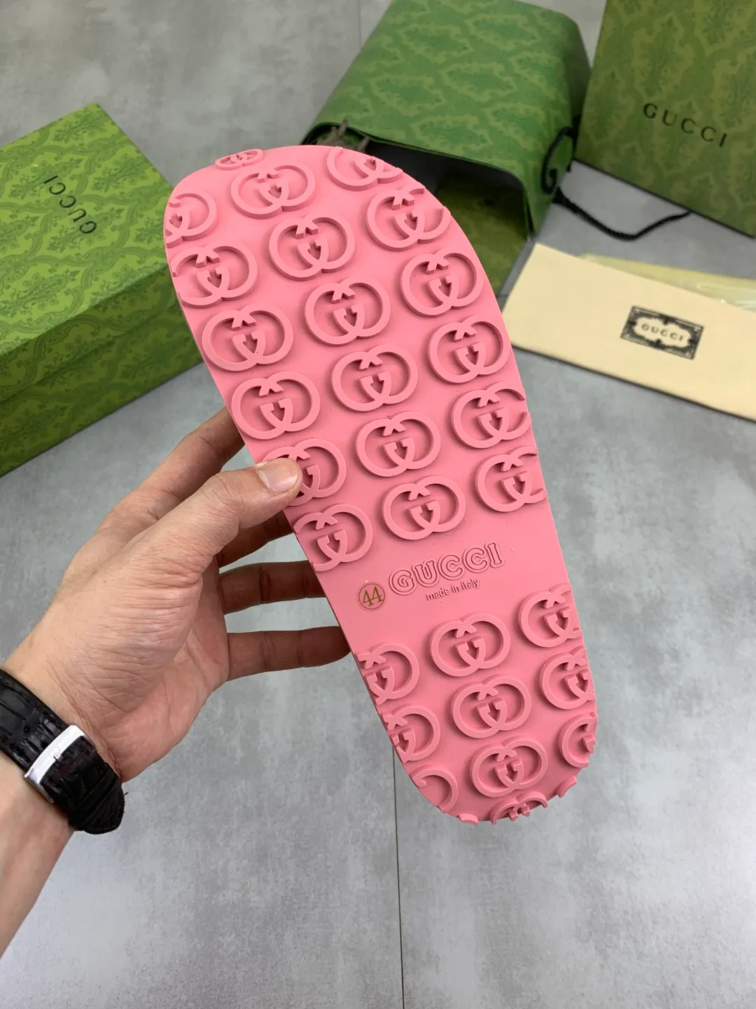 Men's Men's Shoes 💰P340💰【New】High version 🎁🎁🎁 GUCCI New Year of the Snake casual slippers, original official website, perfect workmanship, transmitting a kind of noble luxury, sublimating its definition of luxury in Gucci's high-end extraordinary craftsmanship. Original Gucci double G combination outsole, code number: 35-46, complete package
